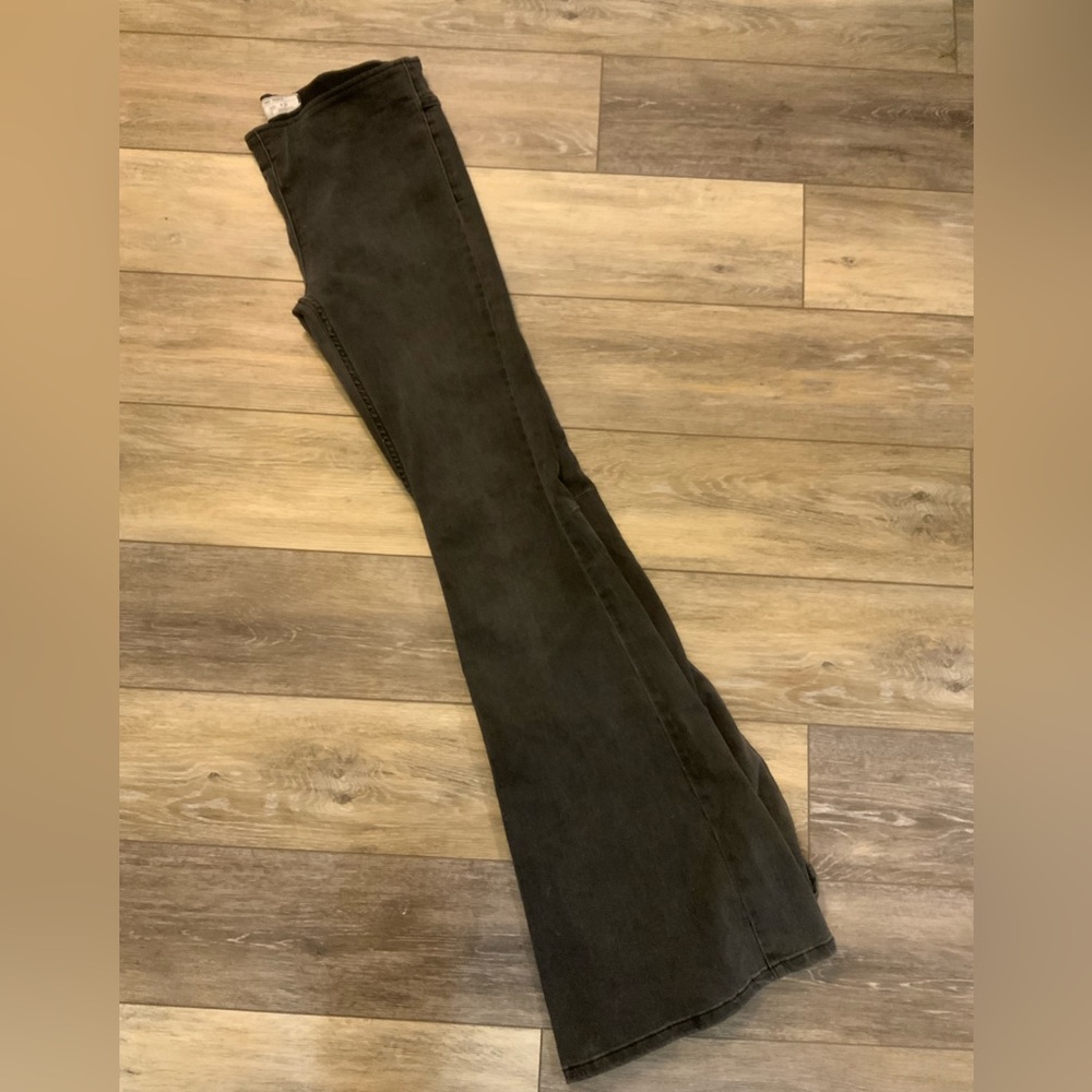 Free People wide leg stretchy pants. Size 27.